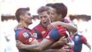 جنوى يقسو على باليرمو برباعية في الدوري الإيطالي