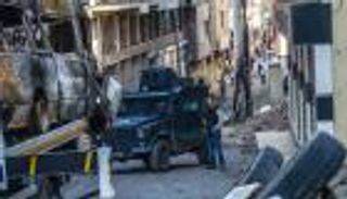 تركيا ترفع حظر التجول جزئيًّا في ديار بكر وتفرضه بمنطقتين