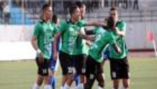 بجاية الجزائري ينتزع تأهلا تاريخيا لقبل نهائي الكونفيدرالية