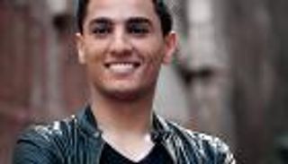 فيديو.. عساف يبصق على شخص دعاه لزيارة إسرائيل