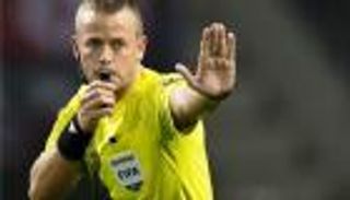 مُسعف نرويجي سابق يقود قمة "الهلال والأهلي" السعودية