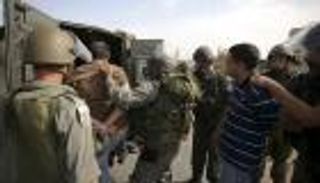 مداهمات واسعة في الضفة.. واعتقال 15 فلسطينيًّا