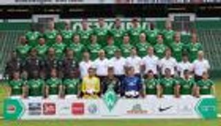 بريمن يضحي بمدير الكرة بعد الإفلات من الهبوط