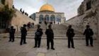 المستوطنون يعاودون اقتحام الأقصى.. واشتباكات في الضفة