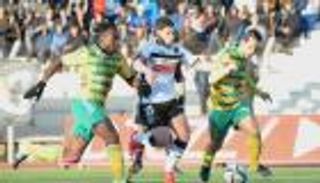 سطيف يتشبث بفرصة اللعب في إفريقيا بفوز محلي كبير