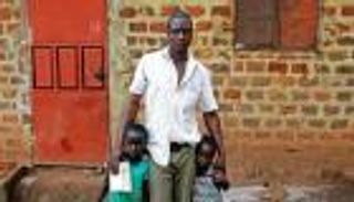 تبنّي الأطفال في الخارج.. ظاهرة تتفاقم وتثير الغضب والشبهات في أوغندا