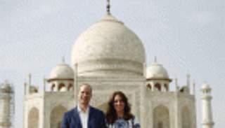 بالصور: على خطى الأميرة الراحلة ديانا.. وليام وكيت في