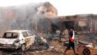 مقتل أكثر من 30 شخصًا في انفجار قنبلة بسوق تجاري بنيجريا