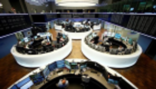 أسهم أوروبا ترتفع مع انحسار مخاوف خروج بريطانيا من منطقة اليورو