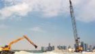 المركزي القطري يؤكد استمرار ربط الريال بالدولار