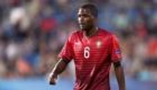 كارفاليو يتعهد بإطلاق شاربه حال فوز البرتغال بيورو 2016