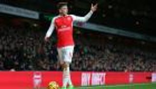 أوزيل يبحث عن تواصل أفضل مع جماهير أرسنال