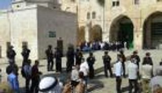 مئات المستوطنين يقتحمون الأقصى .. وتحذير من التداعيات 