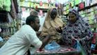 بالفيديو.. شراء الهدايا والتذكارات تقليد يواكب شعائر الحج