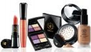 هل يجب استعمال مستحضرات التجميل من الماركة نفسها؟