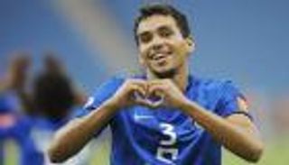 فيديو : الهلال يكتسح القادسية ويتأهل لقبل نهائي كأس ولي العهد 