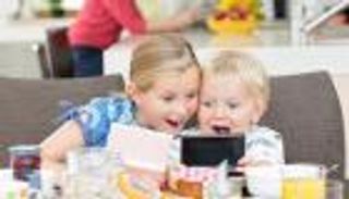 الألعاب الإلكترونية الصاخبة قد تعوق المهارات اللفظية لدى الرضع