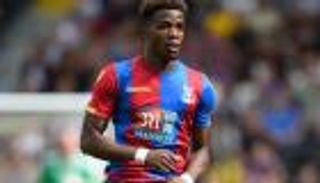 نجم كريستال بالاس مهدد بالغياب عن نهائي كأس إنجلترا