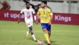 بالفيديو.. الظفرة يتخطى الشارقة بصاروخيْ خربين