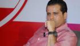 إيقاف رئيس الإفريقي وتغريمه بسبب الهجوم على التحكيم