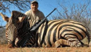 إزالة فيديو قتل أسطورة برشلونة لحمار وحشي 