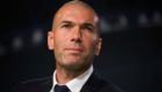 زيدان: فرنسا يجب أن تستغل أفضلية الأرض في يورو 2016