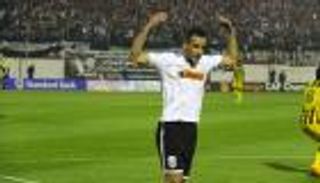 300 ألف دولار تمنع انتقال مهاجم سطيف الجزائري إلى الشباب السعودي