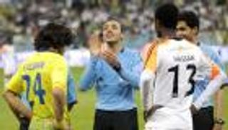 محاضر بالفيفا يحدد المشكلة الوحيدة لحكام السعودية