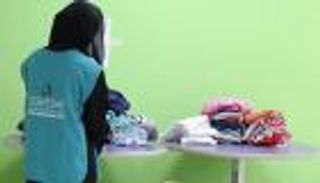 طالبات تقنية أبوظبي يتبرعن لحملة "دفء" للاجئين السوريين