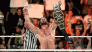 المصارع رولينز يفوز ببطولة الوزن الثقيل وأمبروز ينتزعها منه