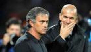 جماهير ريال مدريد تفضّل زيدان على مورينيو