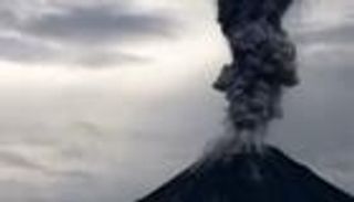 ثورة بركان كوليما تجلي 350 مكسيكيا من منازلهم