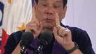 رئيس الفلبين يرفض تشبيه نفسه بهتلر ويقول إنه لم يصدر عنه