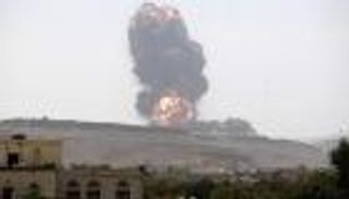 التحالف يشن غارات على معسكر صواريخ للحوثيين في صنعاء