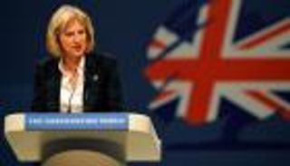 بريطانيا تبدأ الخروج من الاتحاد الأوروبي قبل سبتمبر 2017