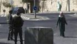 الاحتلال الإسرائيلي يغلق الضفة وقطاع غزة بشكل كامل