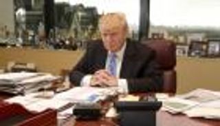 7 تغريدات لترامب يستنكر "التهرب الضريبي" قبل الفضيحة