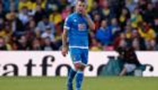 شاهد.. فرصة ضائعة تثير سخرية الجماهير من لاعب أرسنال السابق