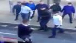 "هوليجانز" وست هام يهاجم مشجعي ميدلسبره بـ "السكاكين"