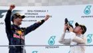 الاسترالي ريتشياردو سائق رد بول يفوز بسباق ماليزيا للسيارات