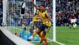 بالفيديو.. أرسنال ينجو من فخ بيرنلي بهدف "مارادوني"