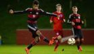 ريال مدريد يتابع موهبة بايرن أمام أتليتكو