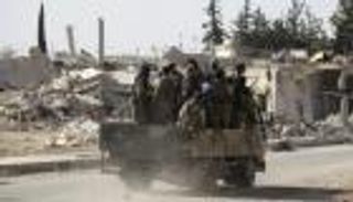 مقاتلون سوريون تدعمهم تركيا يقتربون من موقع "معركة آخر الزمان"