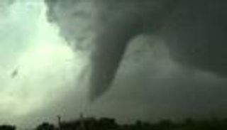 لهذا تتكون الأعاصير.. وتفوق خطورة القنبلة النووية