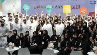 محمد بن راشد يطلق الأجندة الوطنية للشباب أثناء الخلوة الشبابية