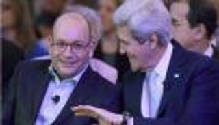 صحفي أمريكي وشقيقه ووالدتهما يقاضون إيران