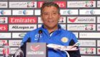 معاقبة مدرب الجزيرة الإماراتي لقيامه بدفع الحكم