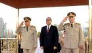 بالصور.. السيسي يحيي ذكرى حرب أكتوبر بزيارة "الجندي المجهول"