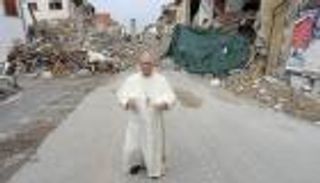 صلاة لبابا الفاتيكان وسط الركام