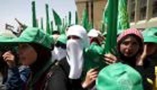 إسرائيل تقصف موقعاً في غزة.. وحماس تحذر